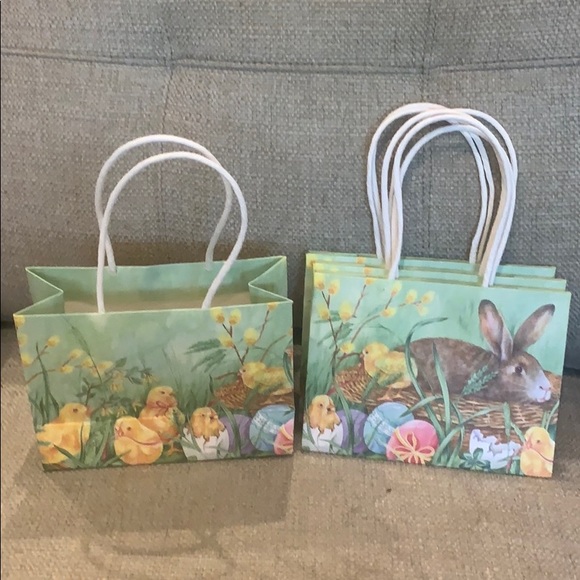 4 EASTER BUNNY & CHICK LUXURY GIFT BAGS - Picture 3 of 3